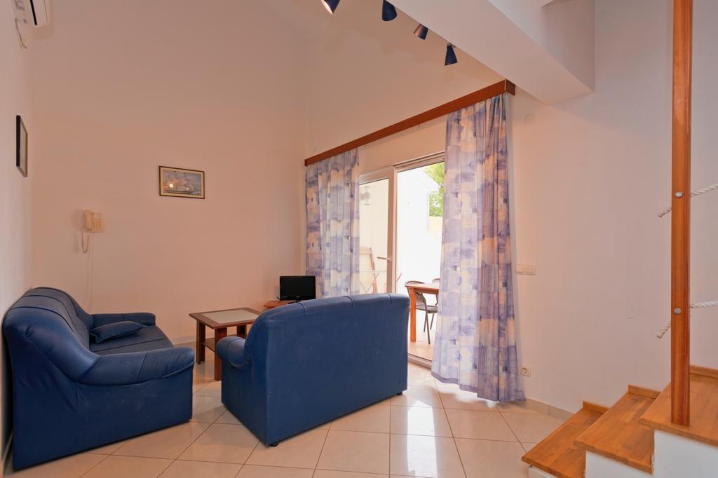 Apartments Nautic Zavala Luaran gambar