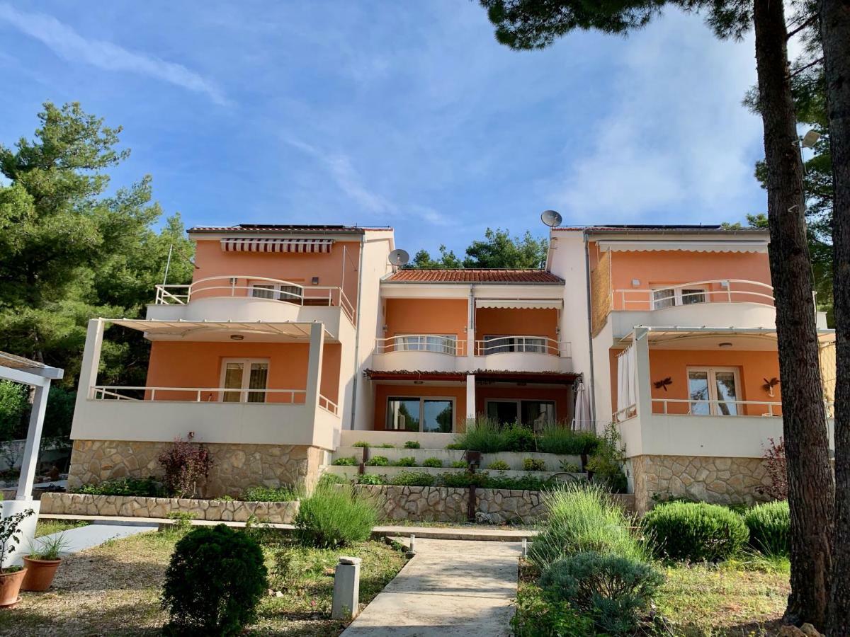 Apartments Nautic Zavala Luaran gambar