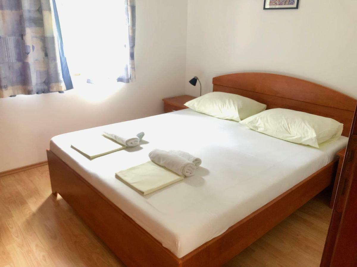 Apartments Nautic Zavala Luaran gambar