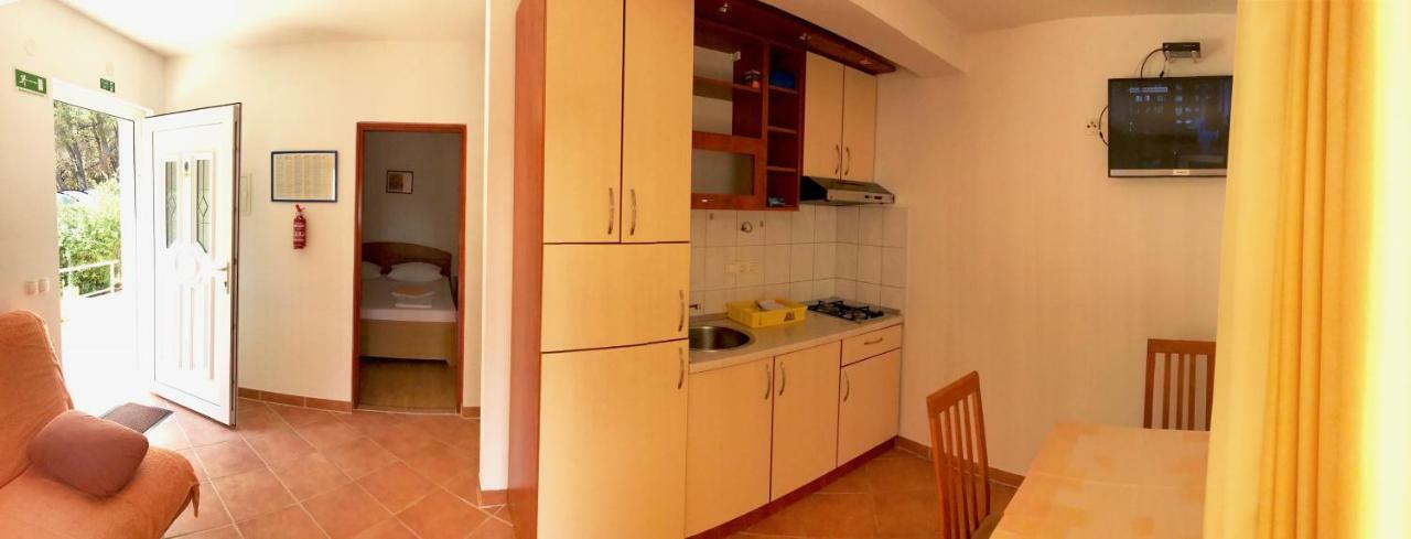Apartments Nautic Zavala Luaran gambar